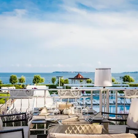 Seaside Serenity - Premier Daire